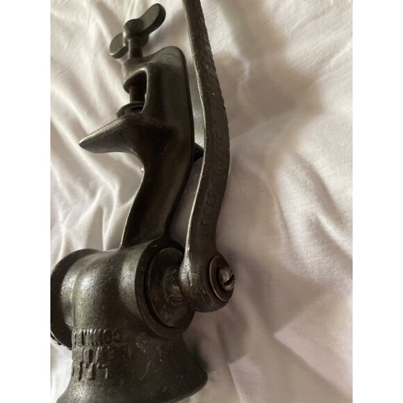 Universal No. 2 Food Chopper & Meat Grinder With Wooden Handle - Picture 7 of 16